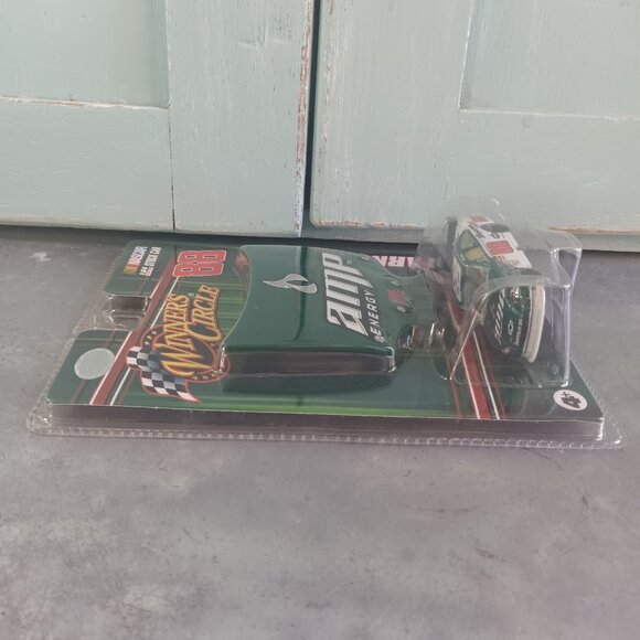 NASCAR Winners Circle 2008 Dale Earnhardt Jr #88 Amp Energy 1:64 Diecast Car Set - Picture 4 of 8